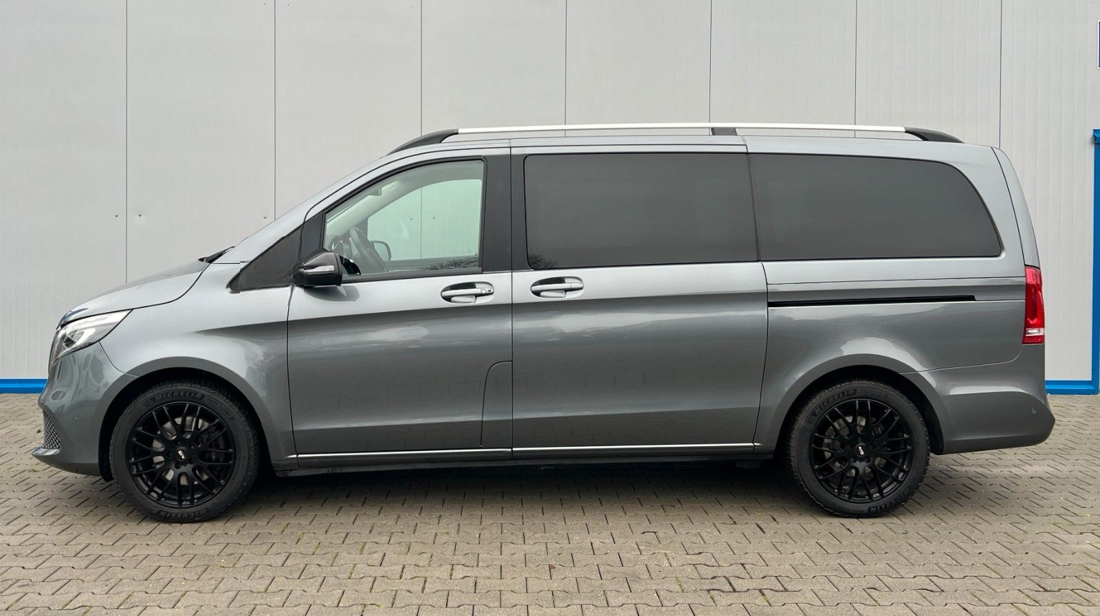Mercedes-Benz V300d LANG SPORTPAKET LEDER LED STANDHEIZUNG AHK foto 4