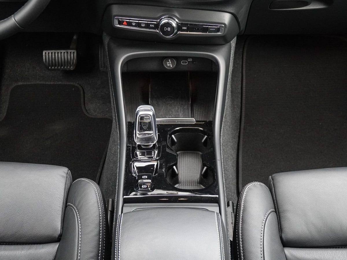 Volvo XC40 B4 B Plus Dark 360° H&K 19ZOLL MEMORY PILOT foto 14