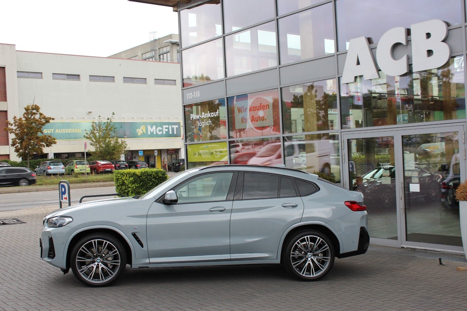 BMW X4 xDr. 30 dA M Sportpaket Laser Stdhzg AHK HuD foto 3