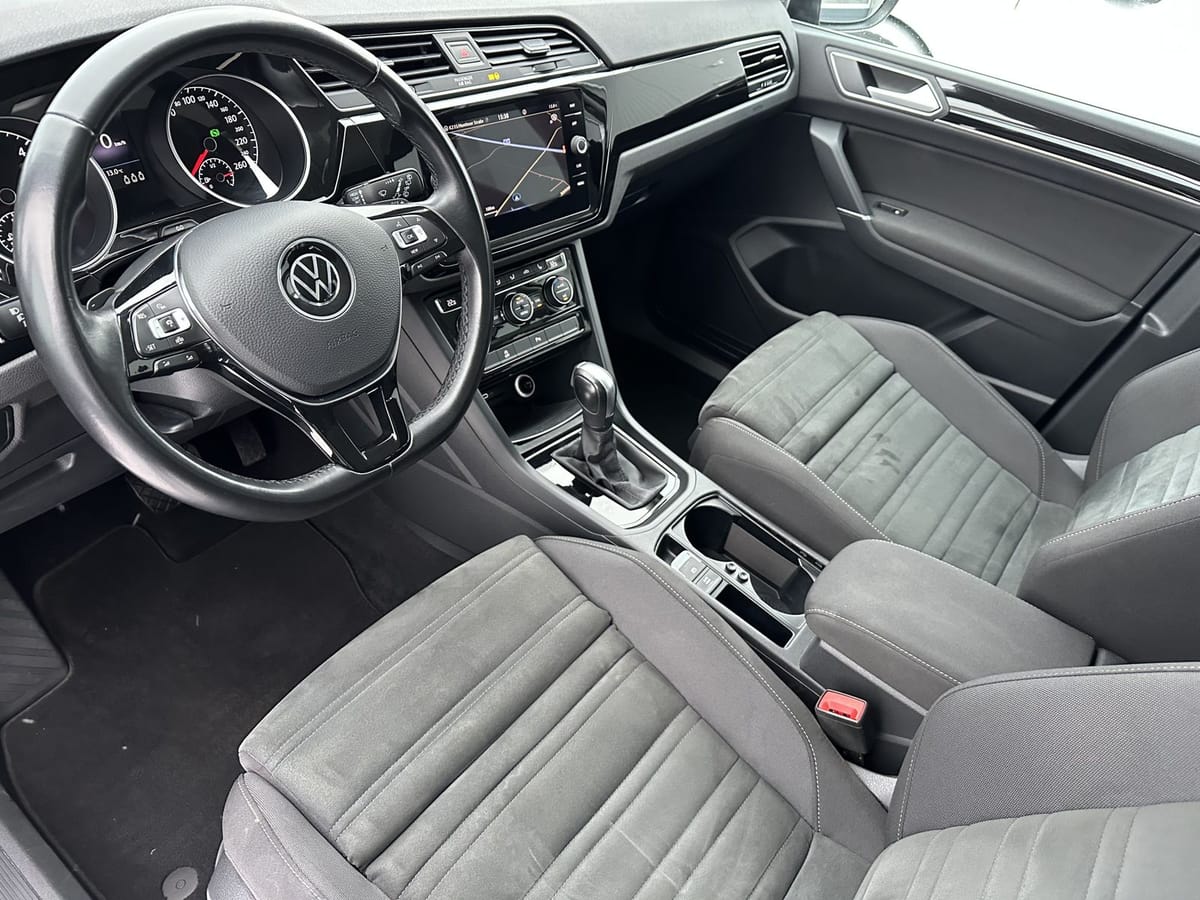 Volkswagen Touran 2.0 TDI DSG Highline NAV+LED+AHK+ACC+PP foto 8