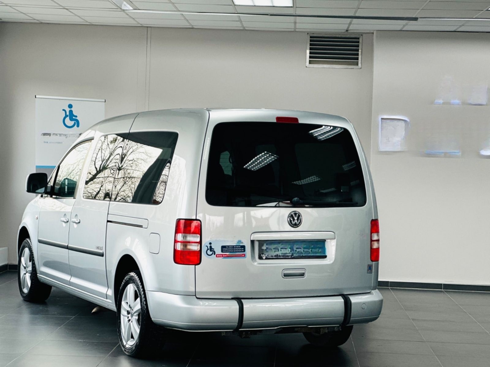 Volkswagen Caddy Maxi 1.6 TDI Behindertengerecht-Rampe foto 5