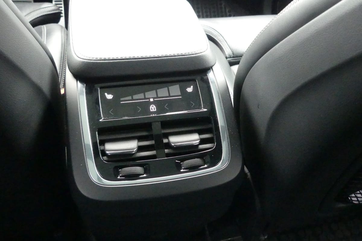 Volvo XC90 R Design AWD 22 ZOLL PANO AHK 7 SITZER HUD foto 17