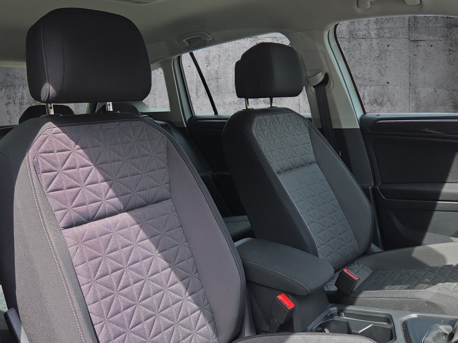 Volkswagen Tiguan LIFE 2.0 TDI SCR DSG RFK AHK foto 12