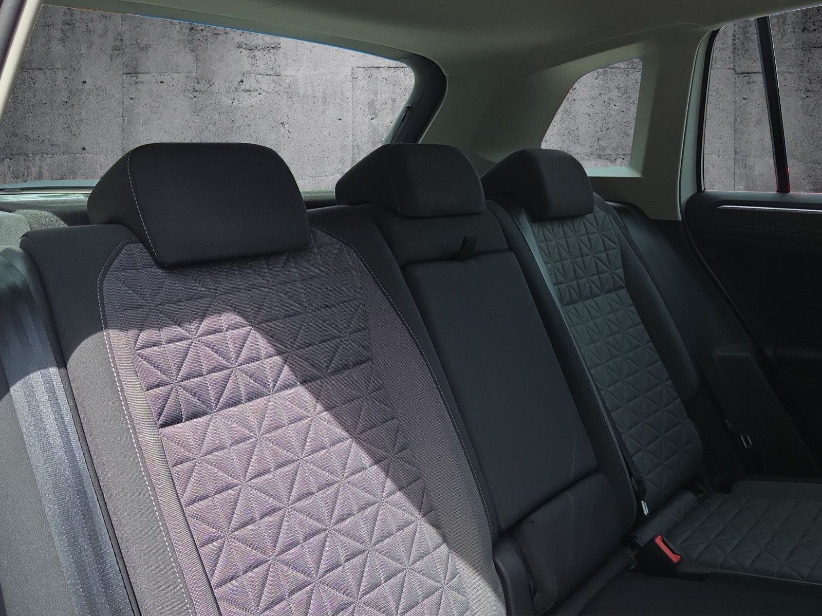 Volkswagen Tiguan LIFE 2.0 TDI SCR DSG RFK AHK foto 13