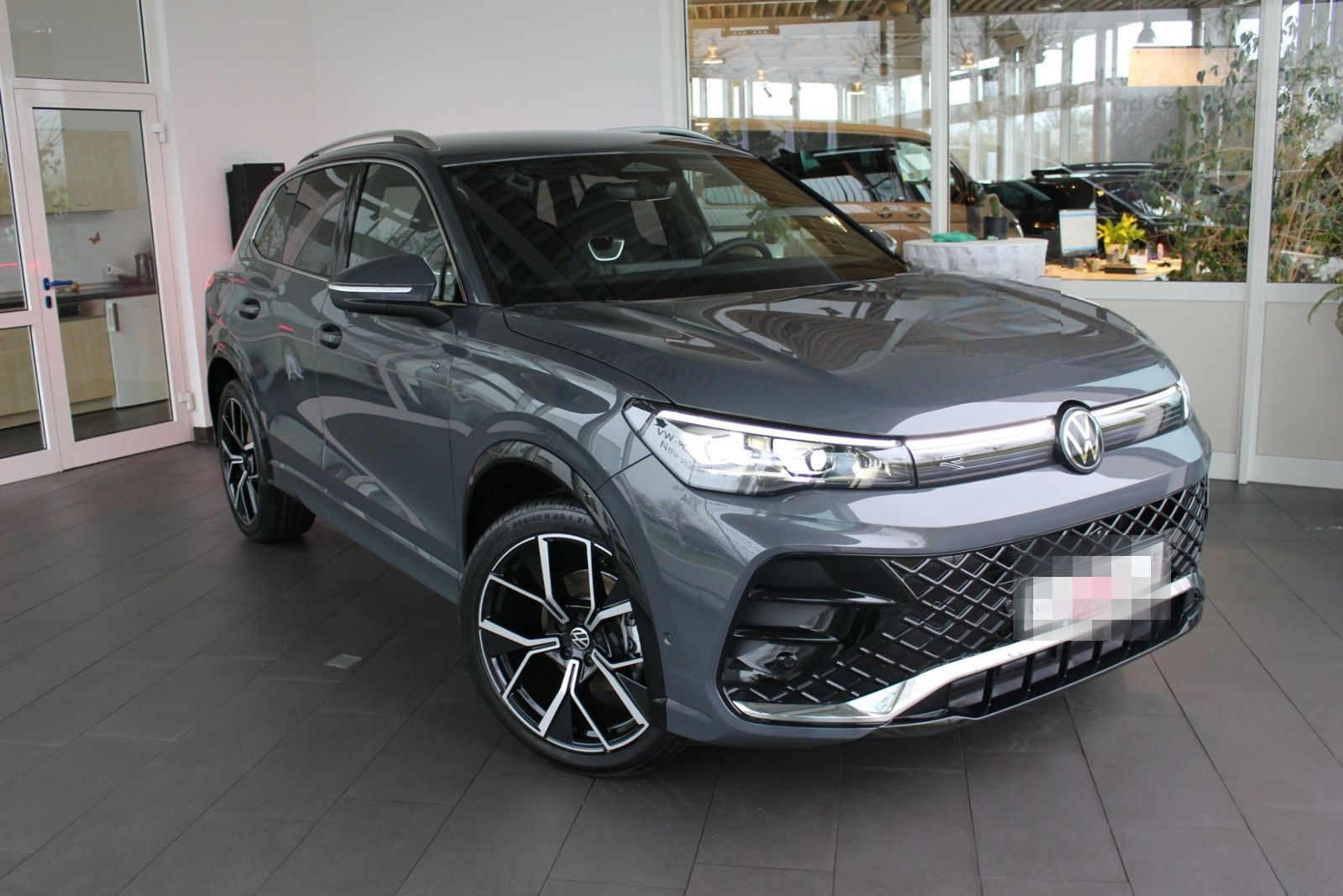 Volkswagen Tiguan R-Line 1,5 TSI IQ.Matrix Harman Sound Nav foto 18