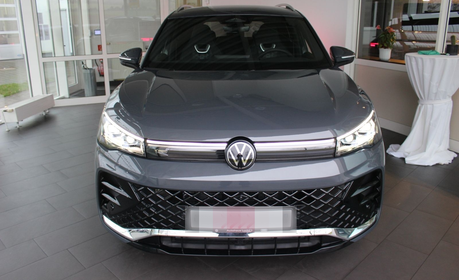 Volkswagen Tiguan R-Line 1,5 TSI IQ.Matrix Harman Sound Nav foto 3