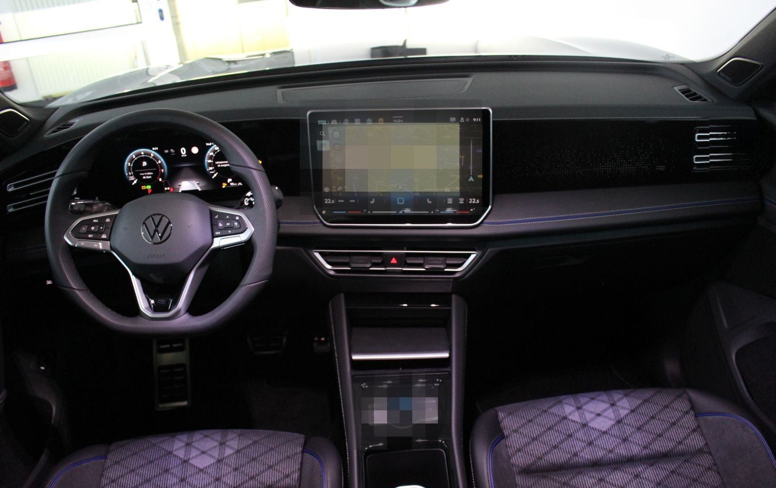 Volkswagen Tiguan R-Line 1,5 TSI IQ.Matrix Harman Sound Nav foto 9