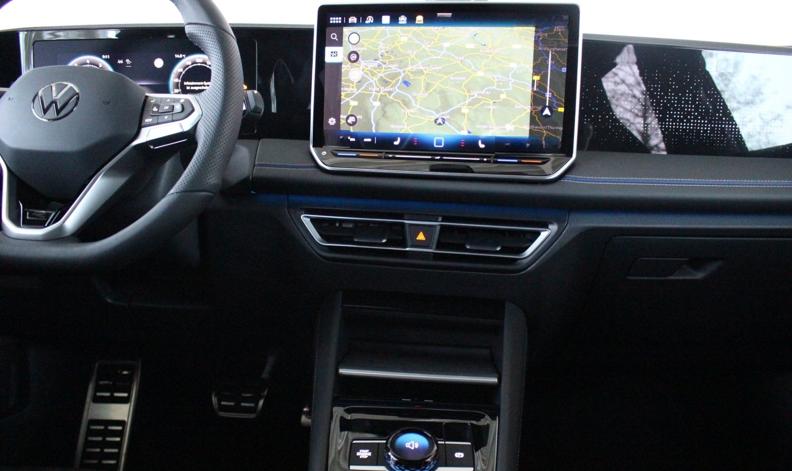 Volkswagen Tiguan R-Line 1,5 TSI IQ.Matrix Harman Sound Nav foto 10