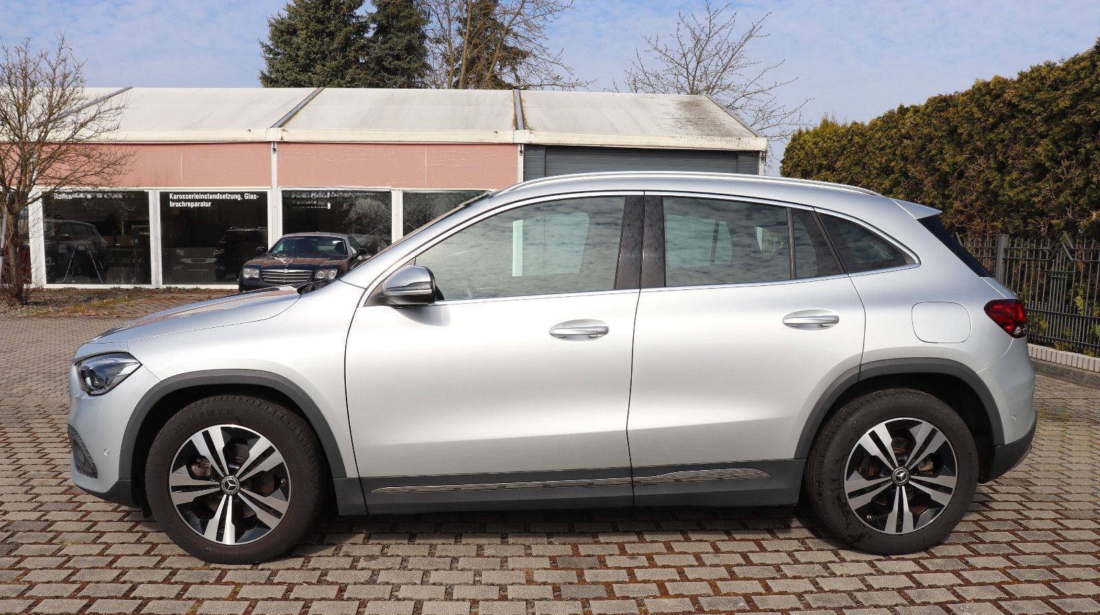 Mercedes-Benz GLA 200 d 4MATIC DCT*Standheizung*LED*NAVI*PDC foto 3