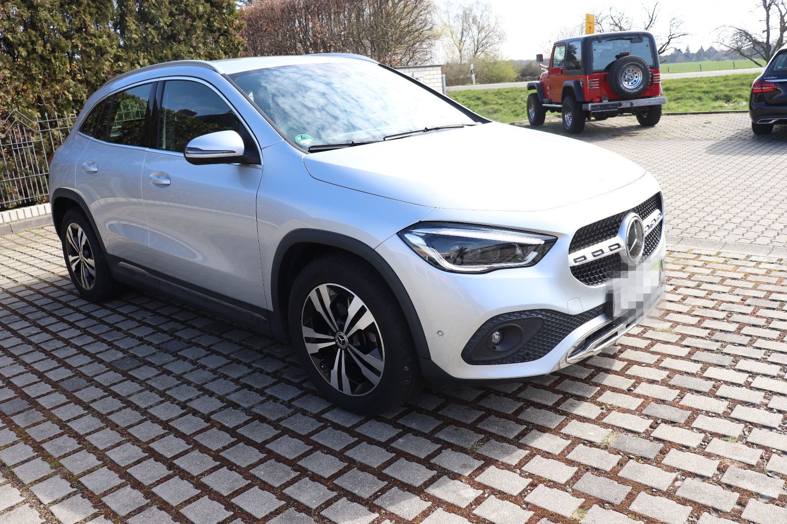 Mercedes-Benz GLA 200 d 4MATIC DCT*Standheizung*LED*NAVI*PDC foto 4