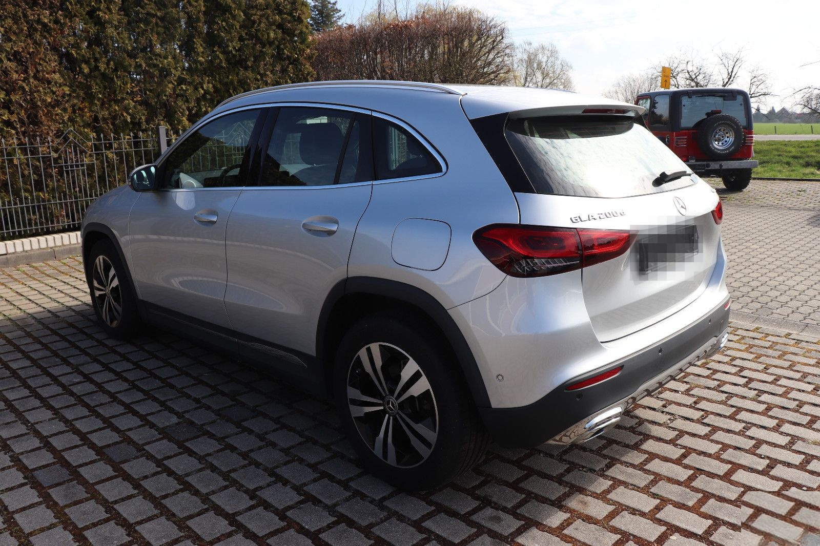 Mercedes-Benz GLA 200 d 4MATIC DCT*Standheizung*LED*NAVI*PDC foto 7