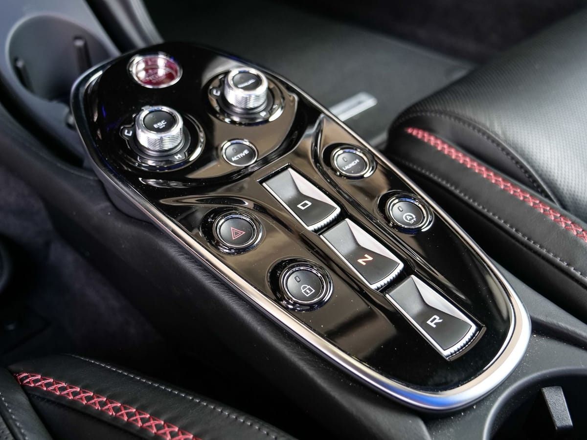 McLaren GT Abyss Black, Premium&Practicality Pack foto 24