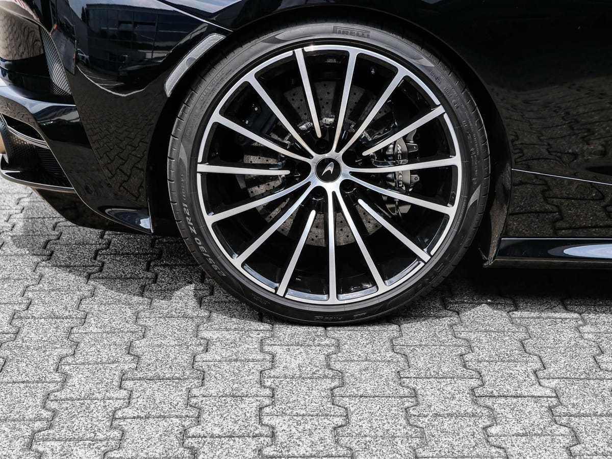 McLaren GT Abyss Black, Premium&Practicality Pack foto 9