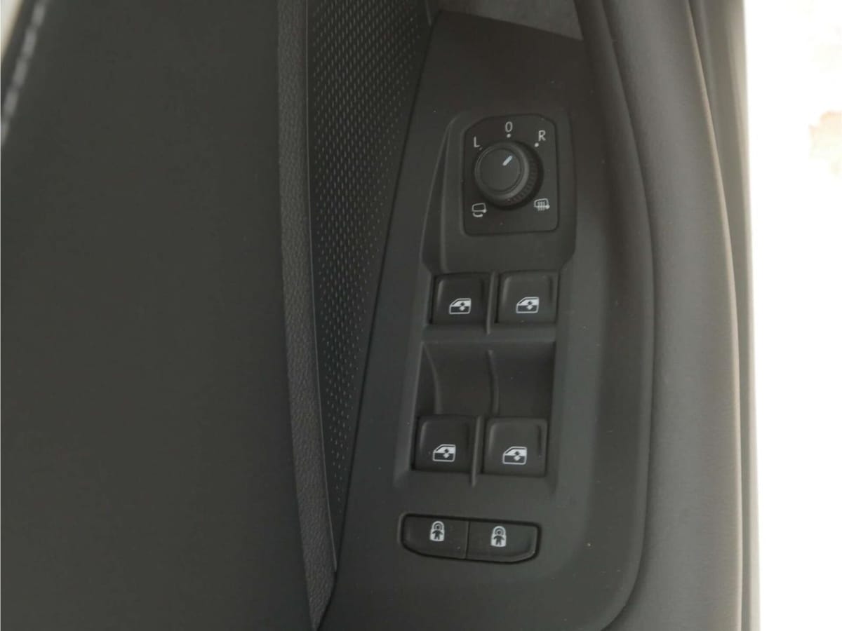 Volkswagen Passat 1.5 eTSI Business DSG NAV LED AHK Kamera foto 19