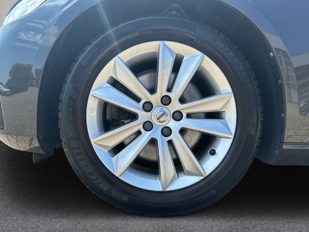 Volvo V60 Kombi B4 D Plus Dark ACC Navi LED Leder SHZ foto 11