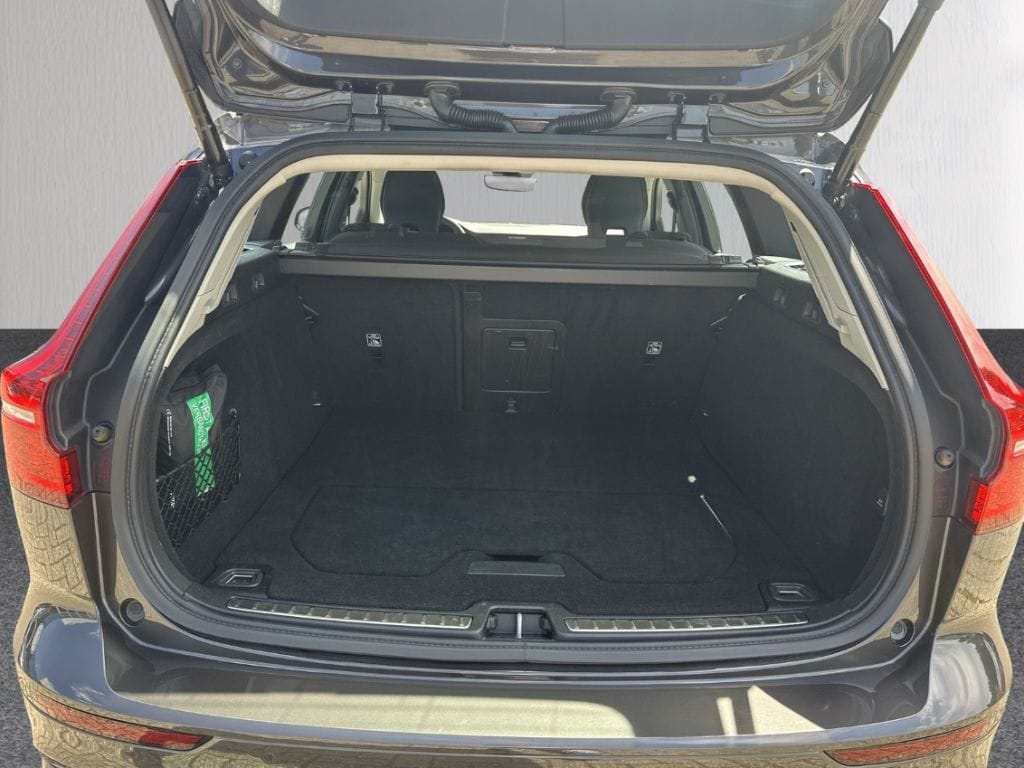 Volvo V60 Kombi B4 D Plus Dark ACC Navi LED Leder SHZ foto 12