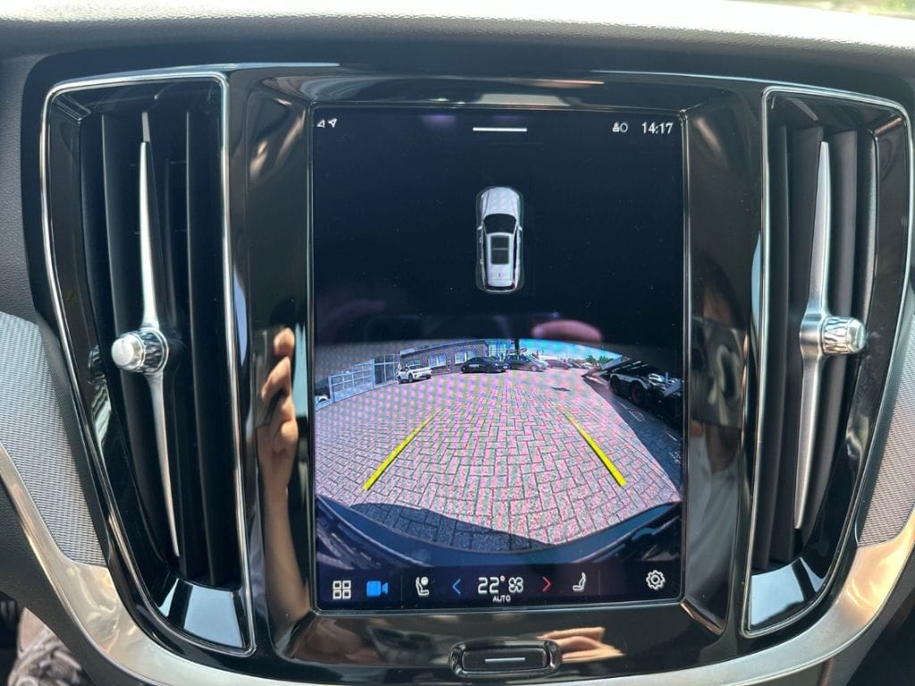 Volvo V60 Kombi B4 D Plus Dark ACC Navi LED Leder SHZ foto 24