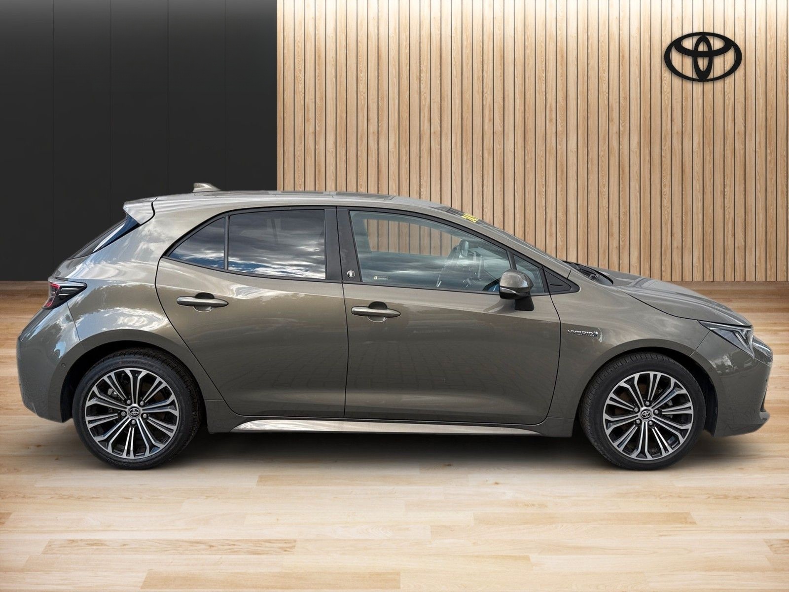 Toyota Corolla Hybrid Team D 1,8 foto 3