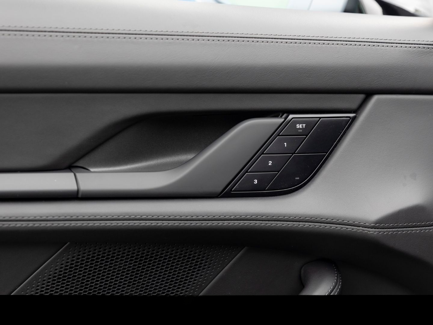 Porsche Taycan 4 Cross Turismo Head-Up HD-Matrix 21-Zoll foto 20