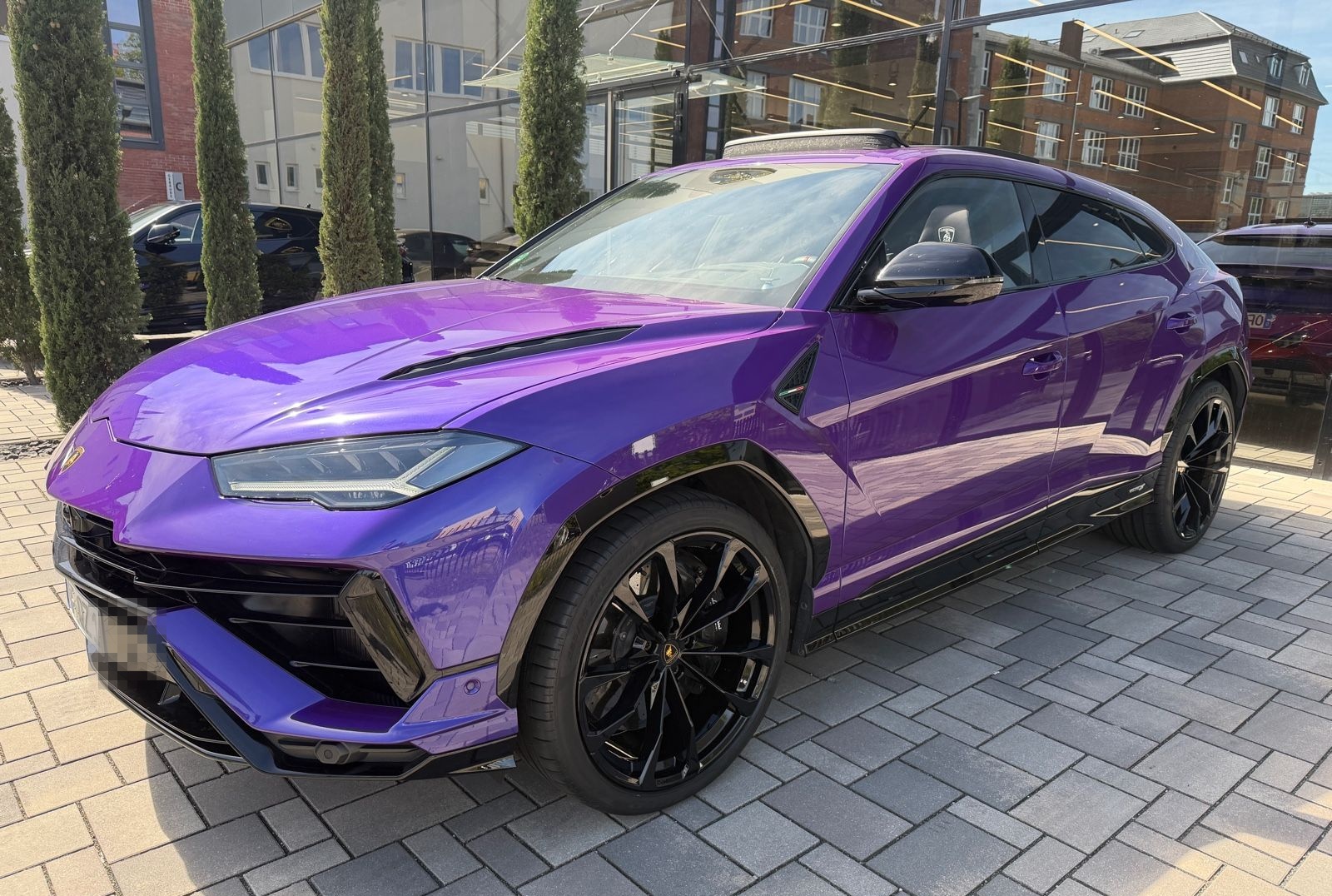 Lamborghini Urus S"Viola Mithras-Nero Ade Acrapovich