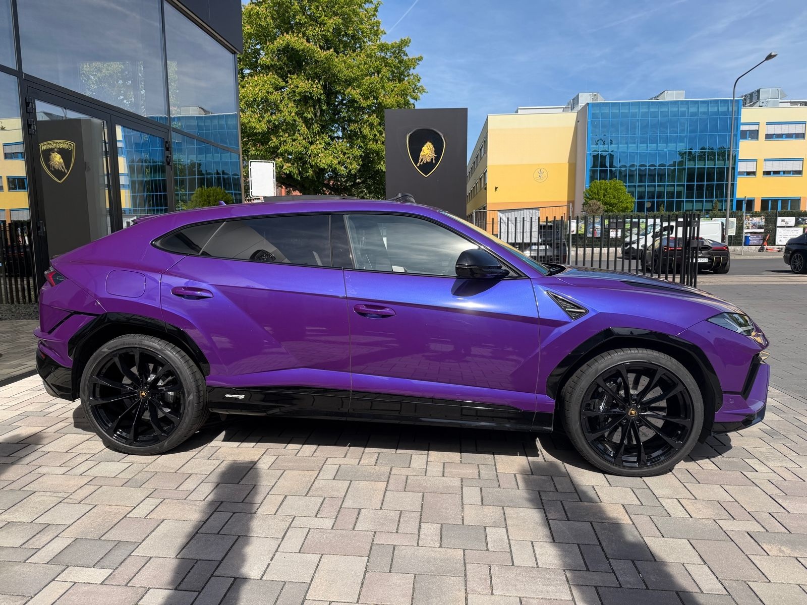 Lamborghini Urus S"Viola Mithras-Nero Ade Acrapovich foto 2
