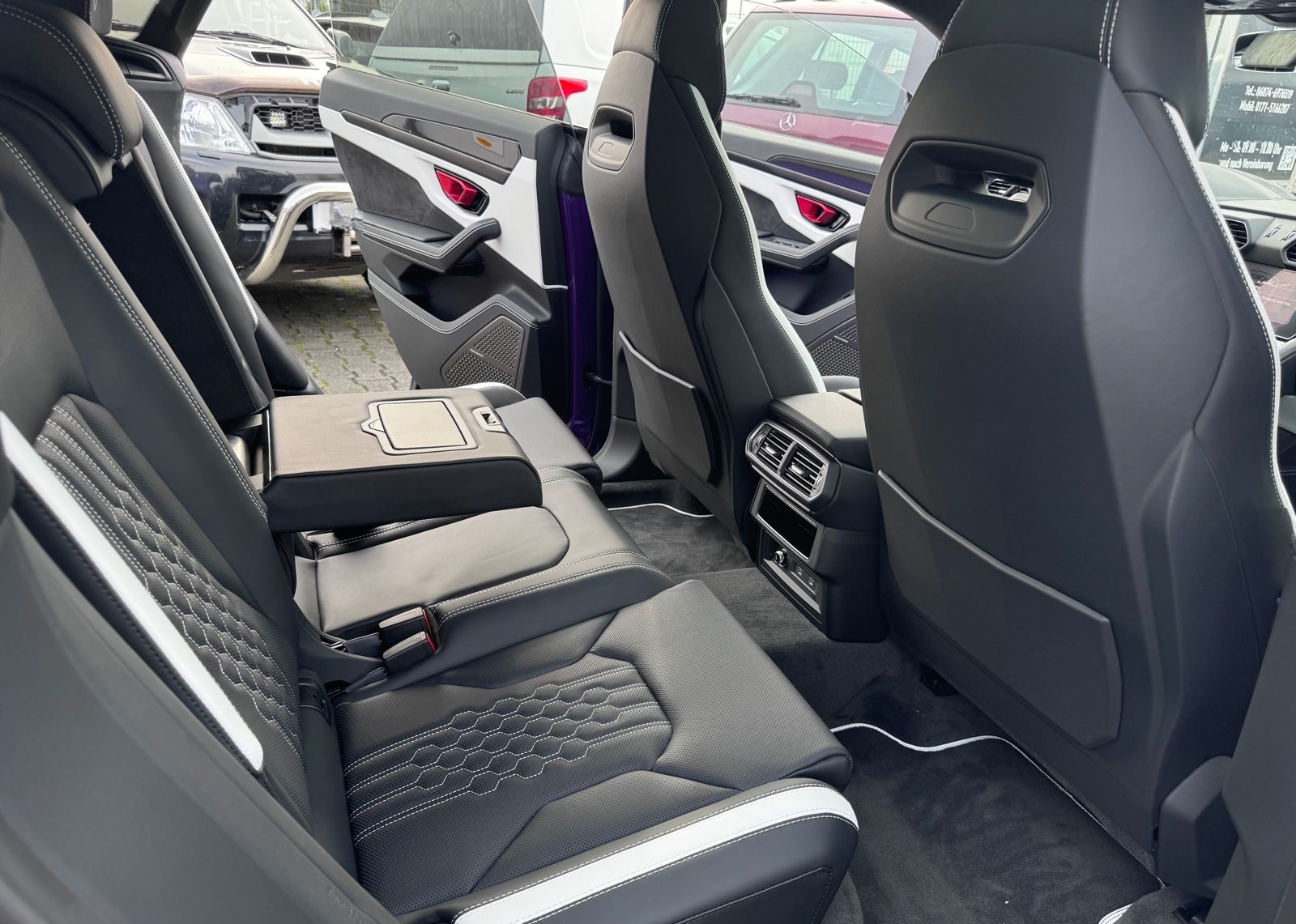 Lamborghini Urus S"Viola Mithras-Nero Ade Acrapovich foto 16