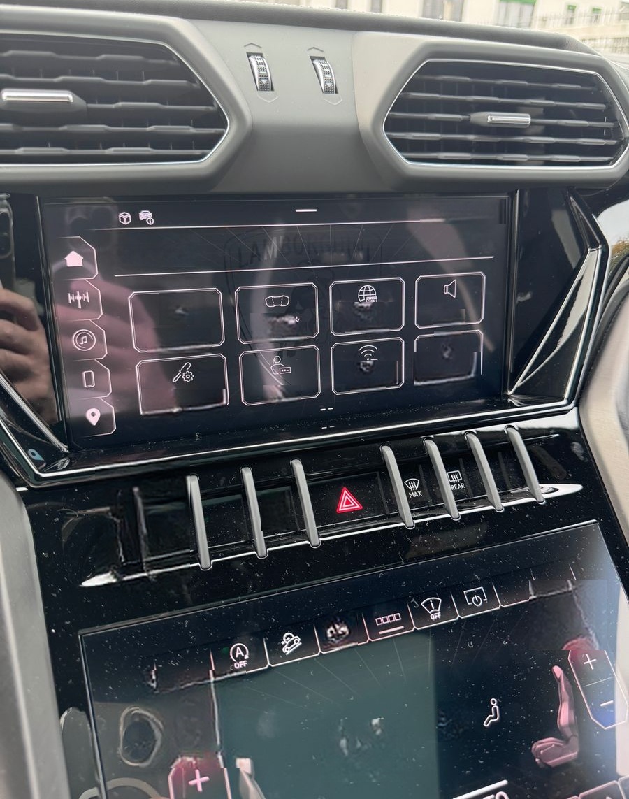 Lamborghini Urus S"Viola Mithras-Nero Ade Acrapovich foto 17