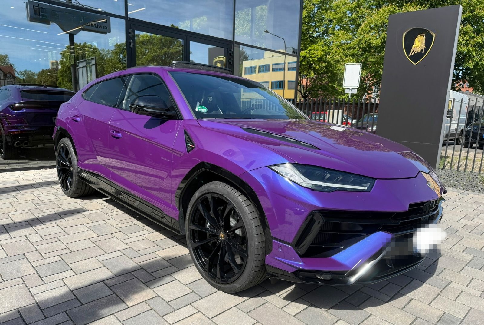 Lamborghini Urus S"Viola Mithras-Nero Ade Acrapovich foto 3