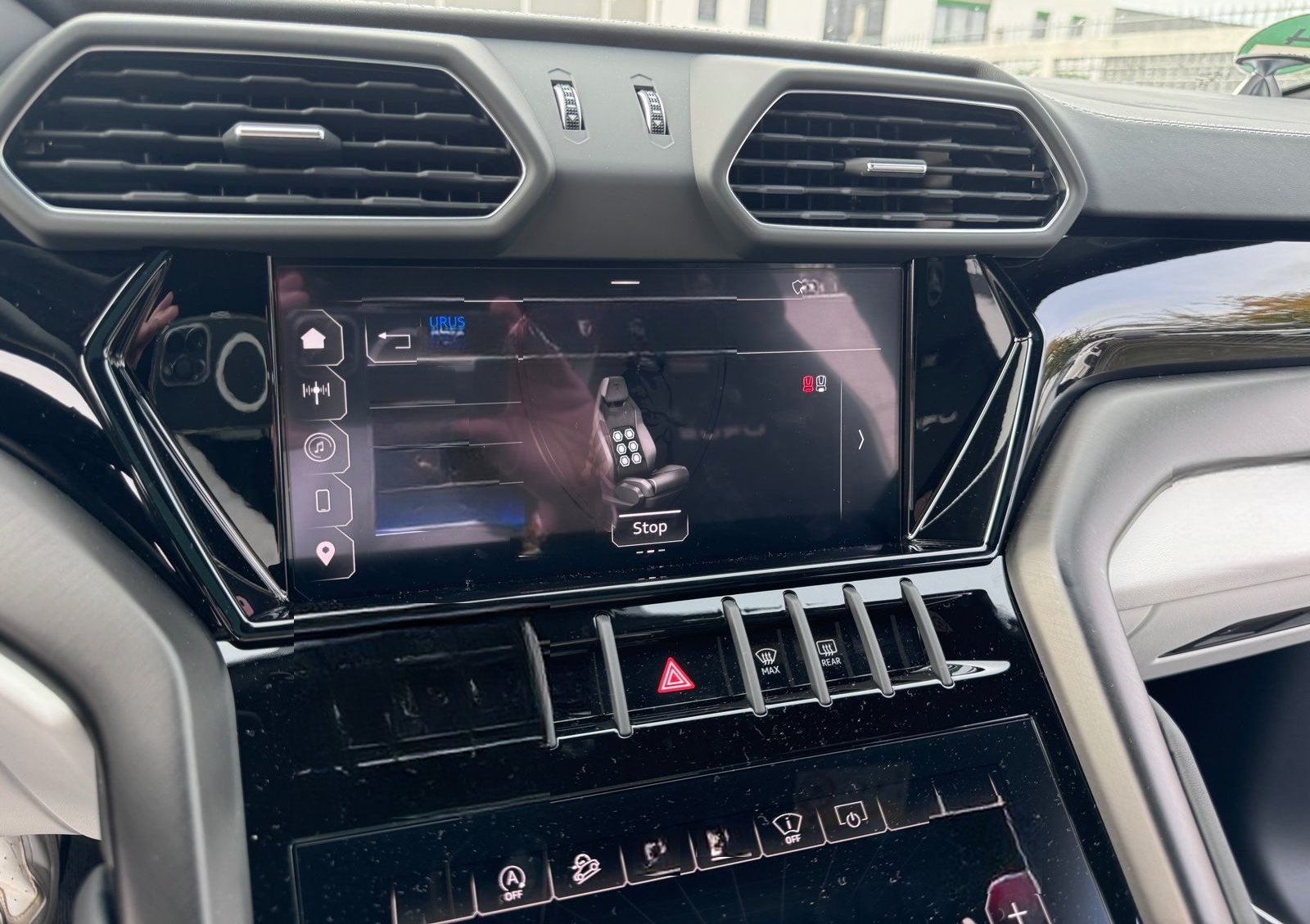 Lamborghini Urus S"Viola Mithras-Nero Ade Acrapovich foto 21