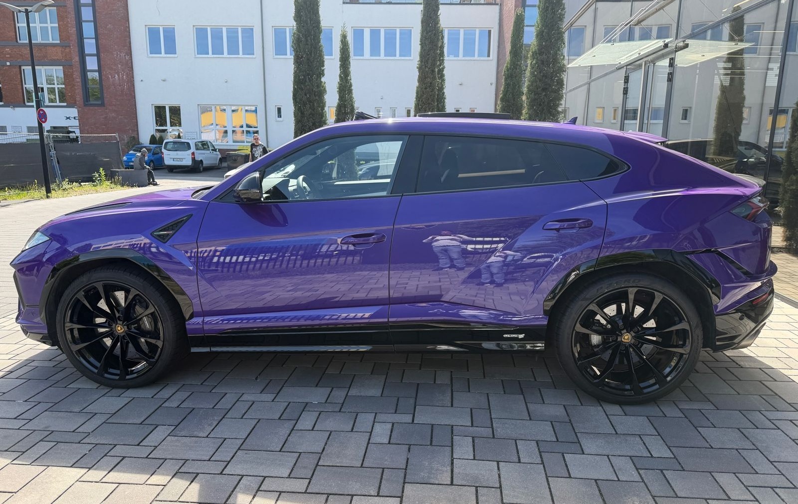 Lamborghini Urus S"Viola Mithras-Nero Ade Acrapovich foto 5