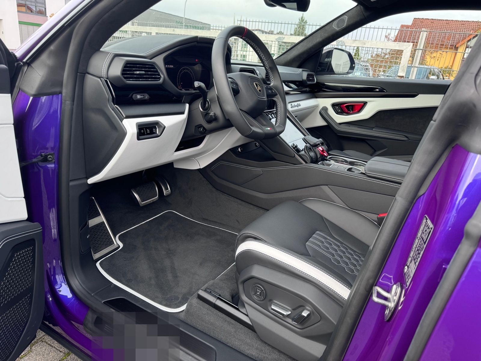 Lamborghini Urus S"Viola Mithras-Nero Ade Acrapovich foto 10