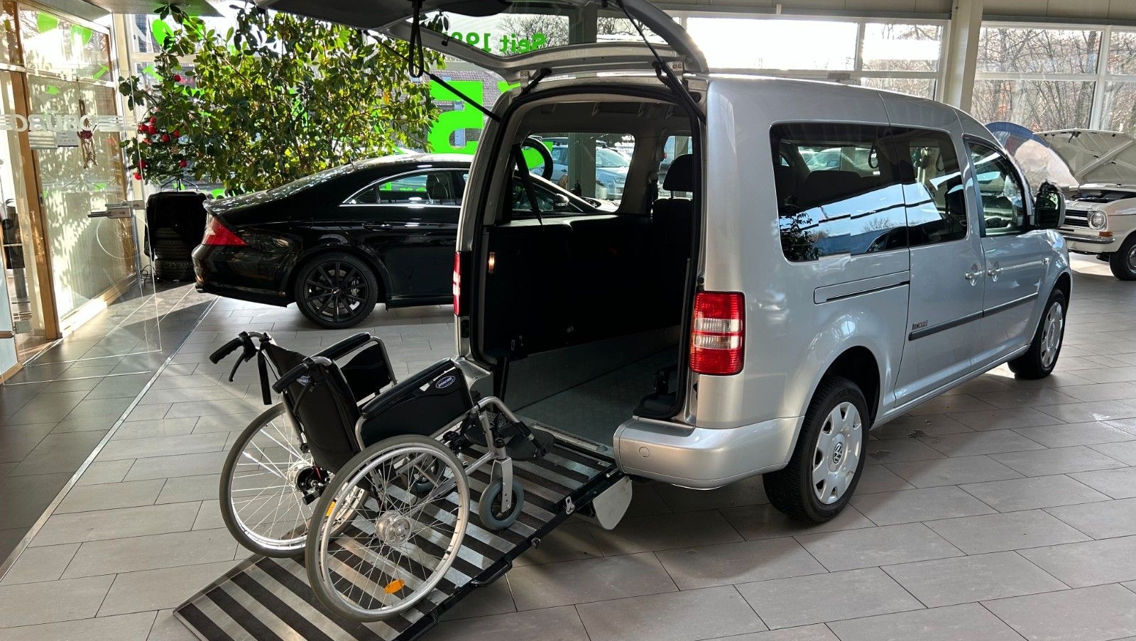 Volkswagen Caddy Maxi Roncalli 2.0TDI Behindertengerecht foto 10