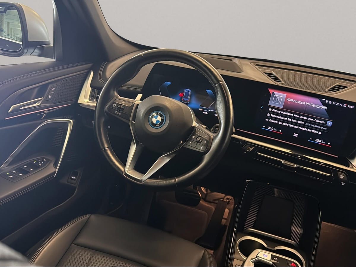 BMW iX1 xDrive30 AHK Driv.Assist LiveCockpitProf foto 15
