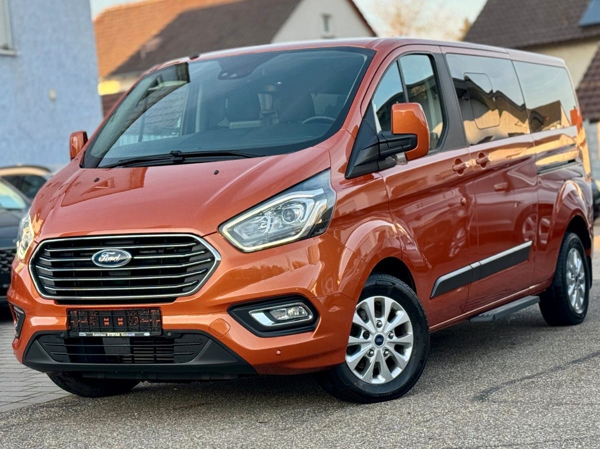 Ford Tourneo Custom Kombi 320 L2 Aut. KAM TWA 9-Sitze