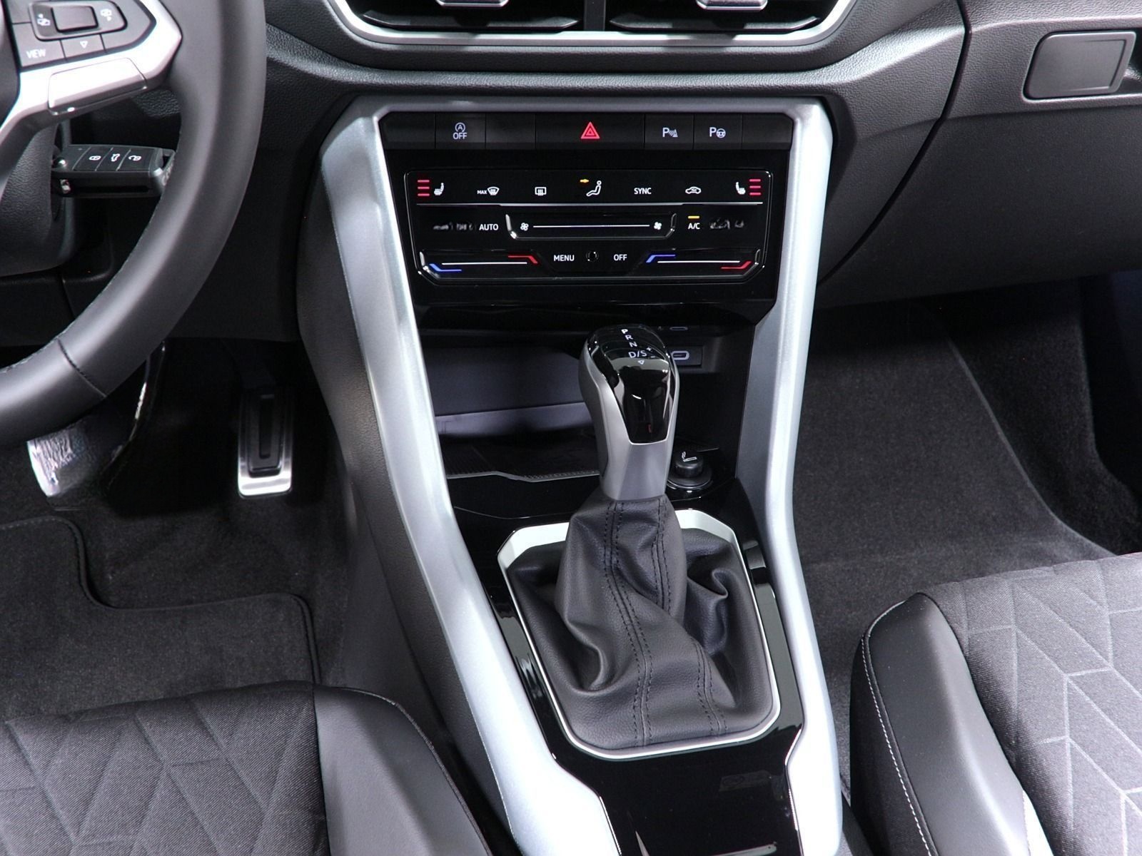 Volkswagen T-Roc 2.0 TDI DSG Goal,18" LED, AHK, Klima, Navi foto 13