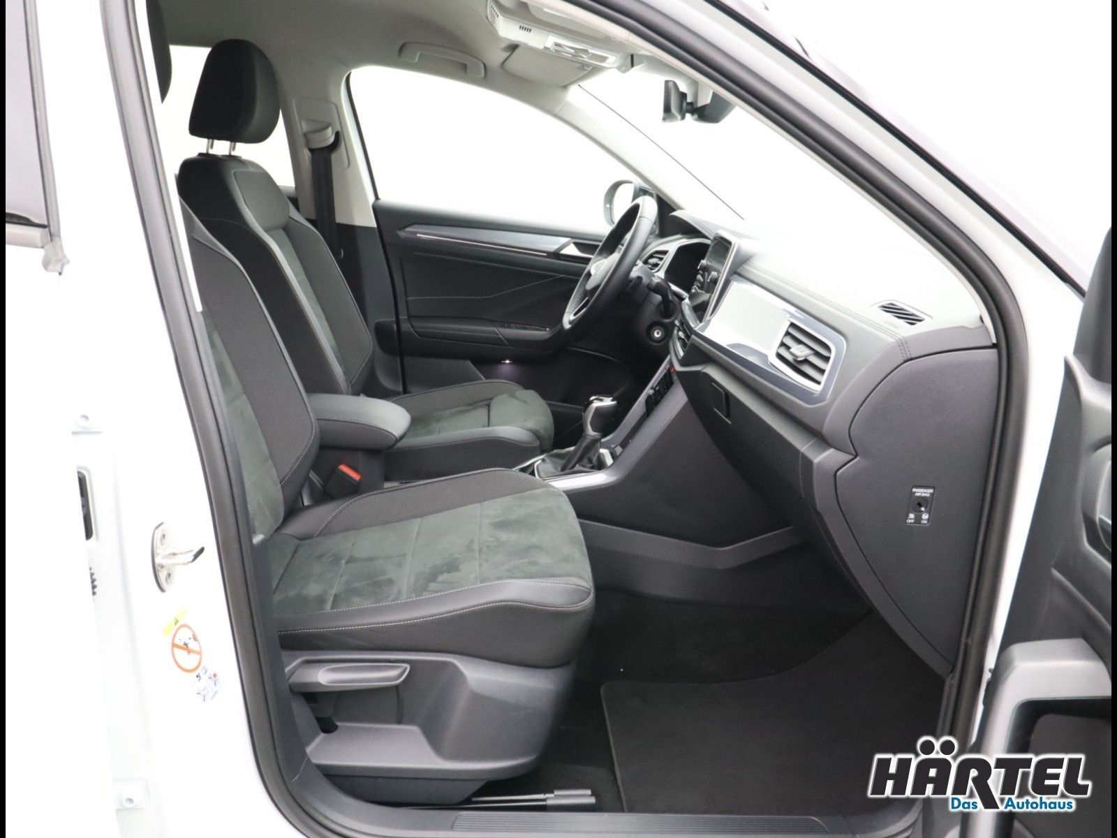 Volkswagen T-ROC STYLE 1.5 TSI DSG (+ACC-RADAR+NAVI+AHK) foto 6