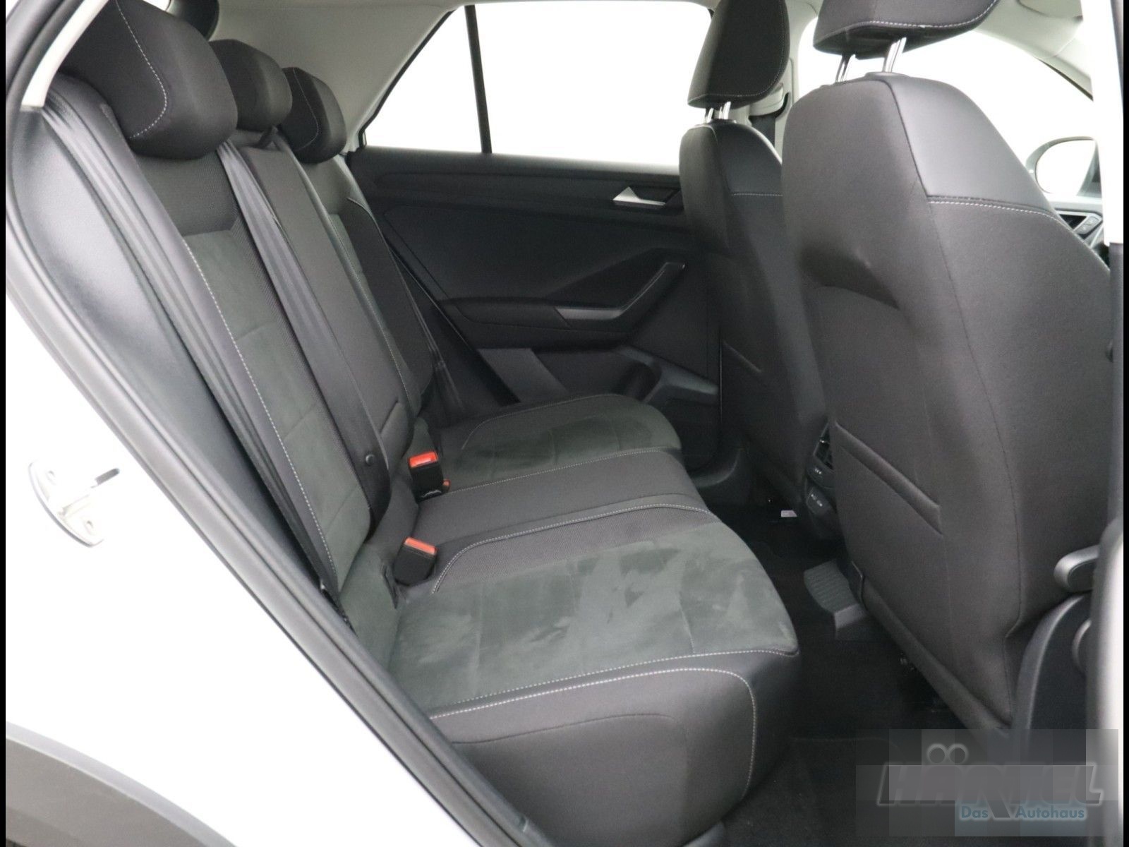 Volkswagen T-ROC STYLE 1.5 TSI DSG (+ACC-RADAR+NAVI+AHK) foto 7