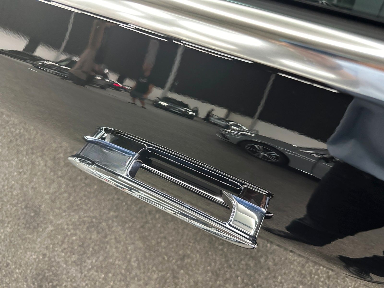 Mercedes-Benz E 300 e Exclusive Premium PARKTRONIC+CARPLAY foto 16
