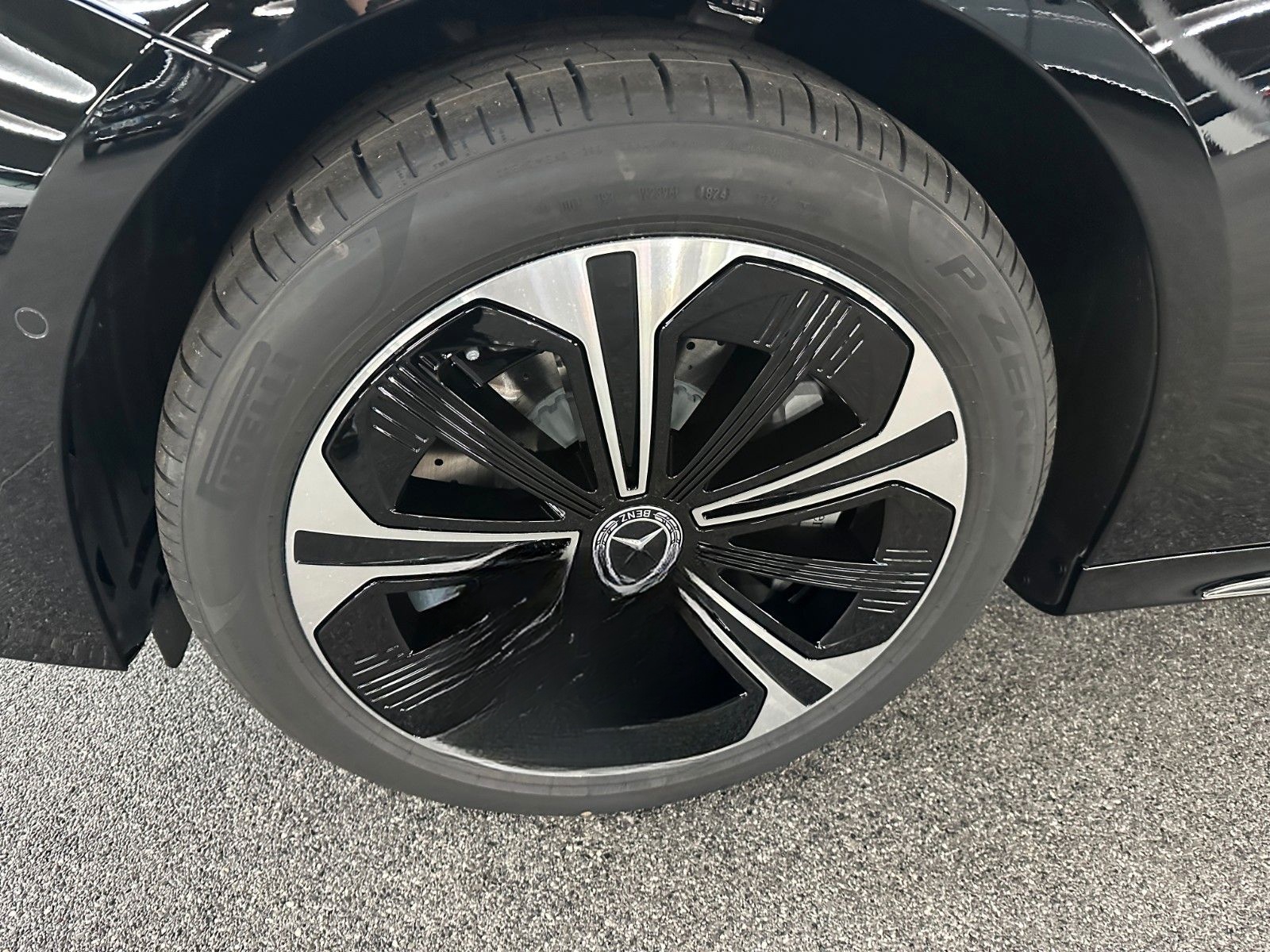 Mercedes-Benz E 300 e Exclusive Premium PARKTRONIC+CARPLAY foto 6