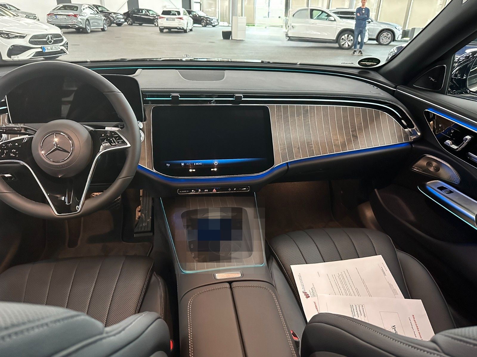 Mercedes-Benz E 300 e Exclusive Premium PARKTRONIC+CARPLAY foto 7