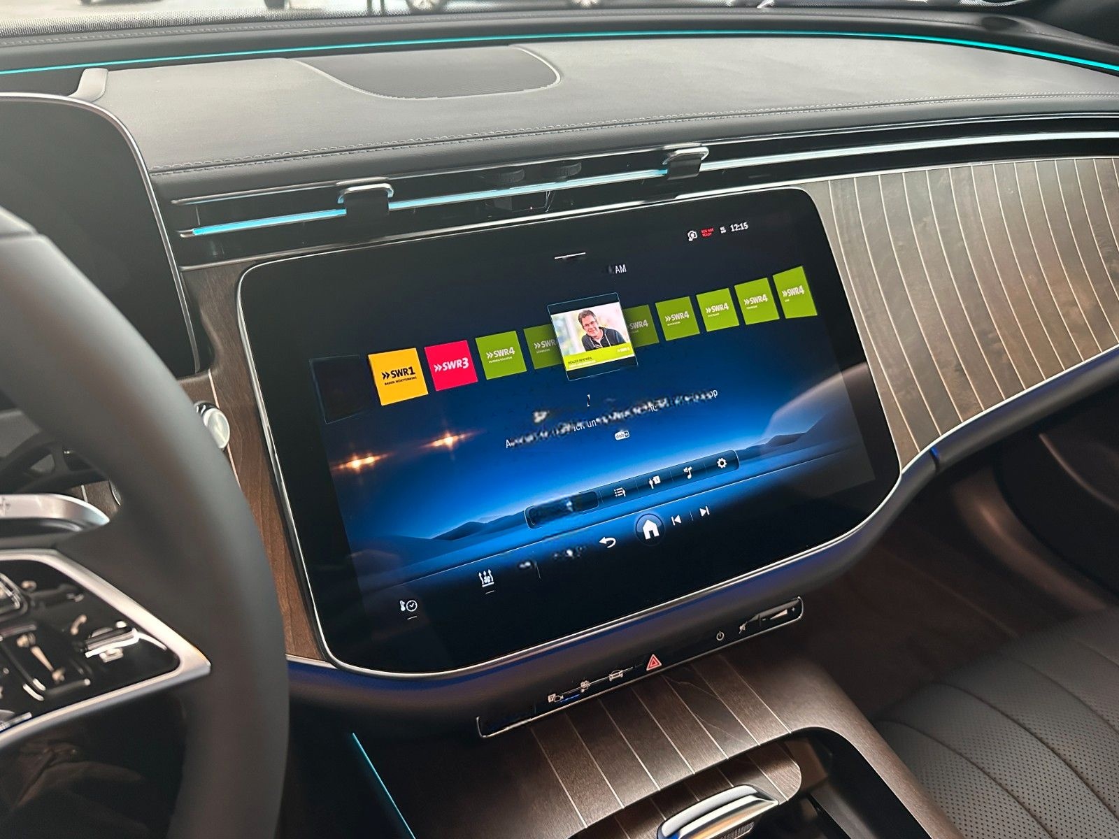 Mercedes-Benz E 300 e Exclusive Premium PARKTRONIC+CARPLAY foto 9
