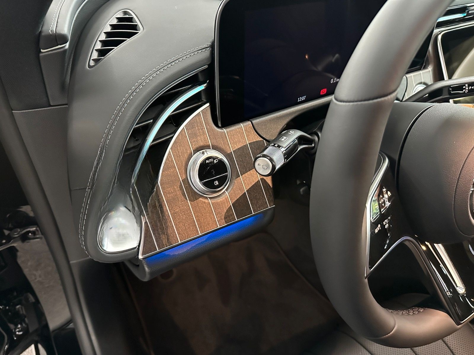 Mercedes-Benz E 300 e Exclusive Premium PARKTRONIC+CARPLAY foto 10