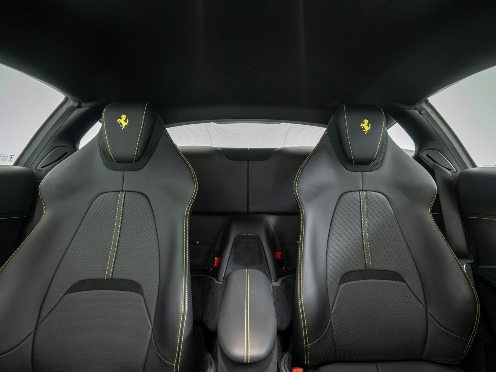 Ferrari Roma FERRARI SINGEN foto 17