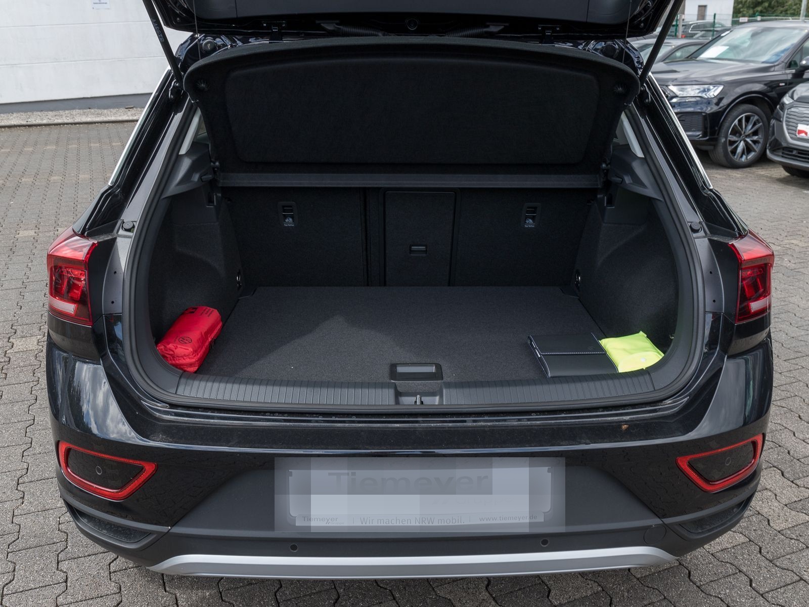 Volkswagen T-Roc 1.5 TSI MOVE Life GanzJR NAVI LM17 RFK DAB foto 13
