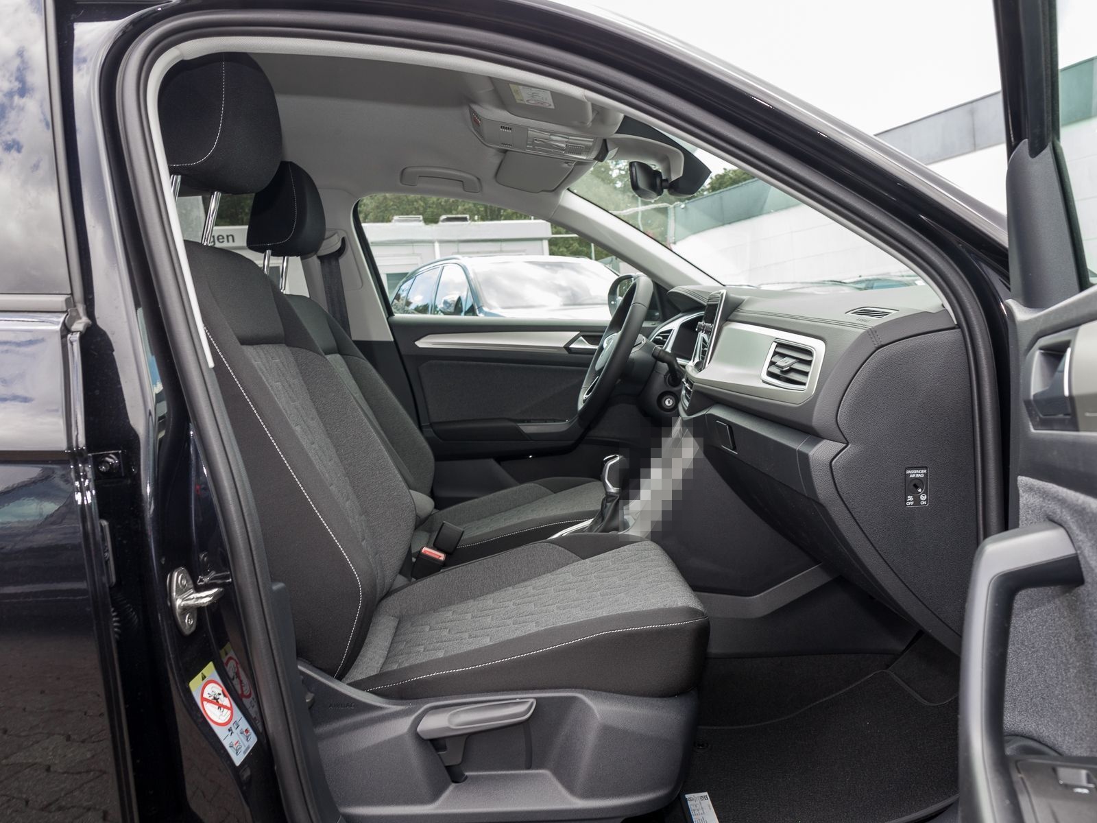 Volkswagen T-Roc 1.5 TSI MOVE Life GanzJR NAVI LM17 RFK DAB foto 4