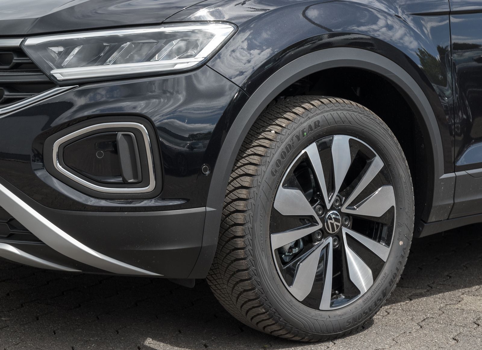Volkswagen T-Roc 1.5 TSI MOVE Life GanzJR NAVI LM17 RFK DAB foto 7
