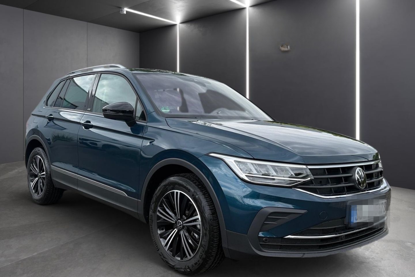 Volkswagen Tiguan ACTIVE 2,0 l TDI AHK-klappbar Navi 360 Ka foto 2