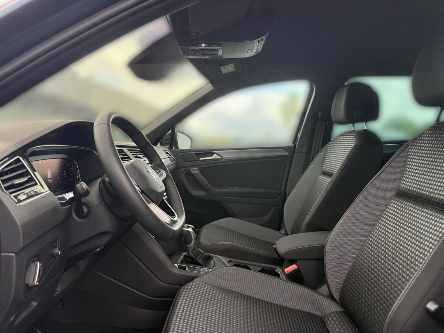 Volkswagen Tiguan ACTIVE 2,0 l TDI AHK-klappbar Navi 360 Ka foto 14