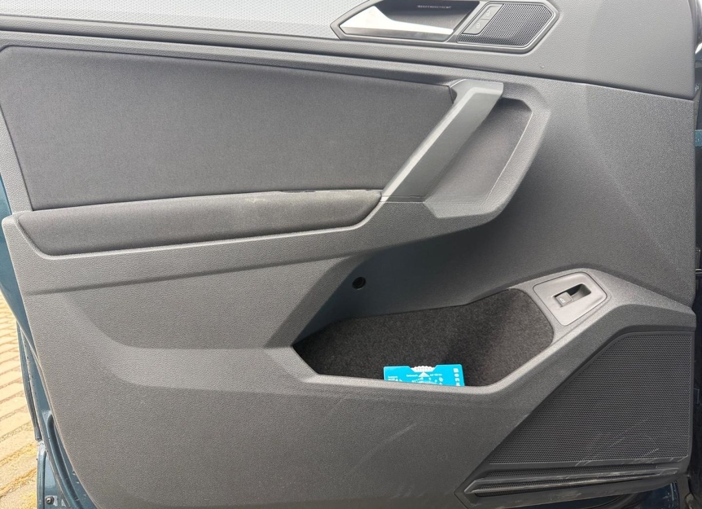 Volkswagen Tiguan ACTIVE 2,0 l TDI AHK-klappbar Navi 360 Ka foto 15