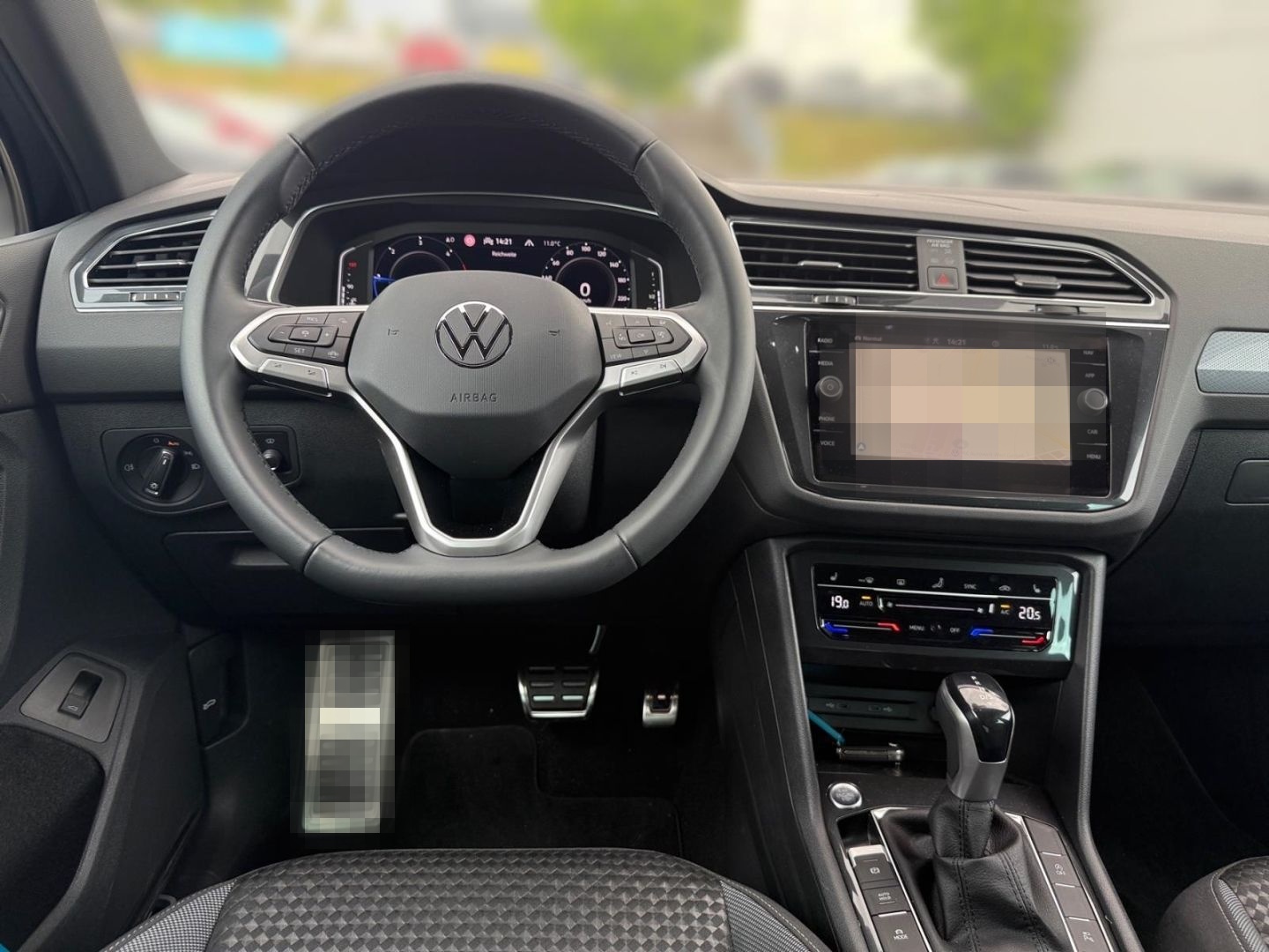 Volkswagen Tiguan ACTIVE 2,0 l TDI AHK-klappbar Navi 360 Ka foto 16
